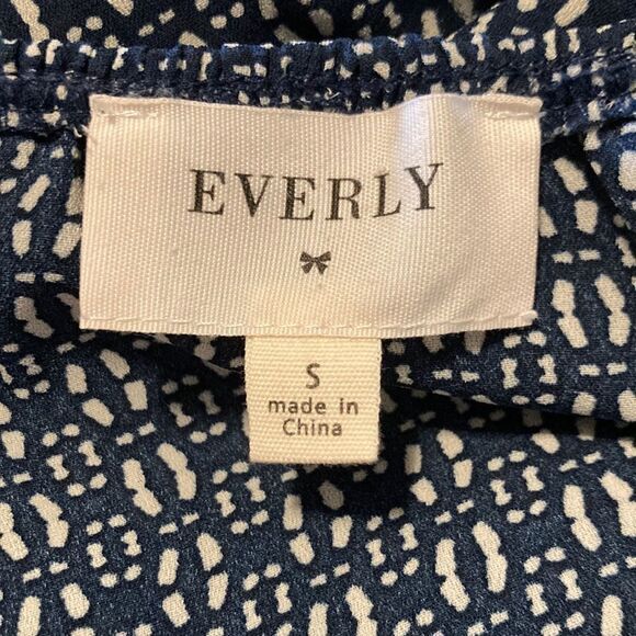 EVERLY Off Shoulder Ruffle Wide Leg Cropped Jumpsuit Size Small - Picture 6 of 11